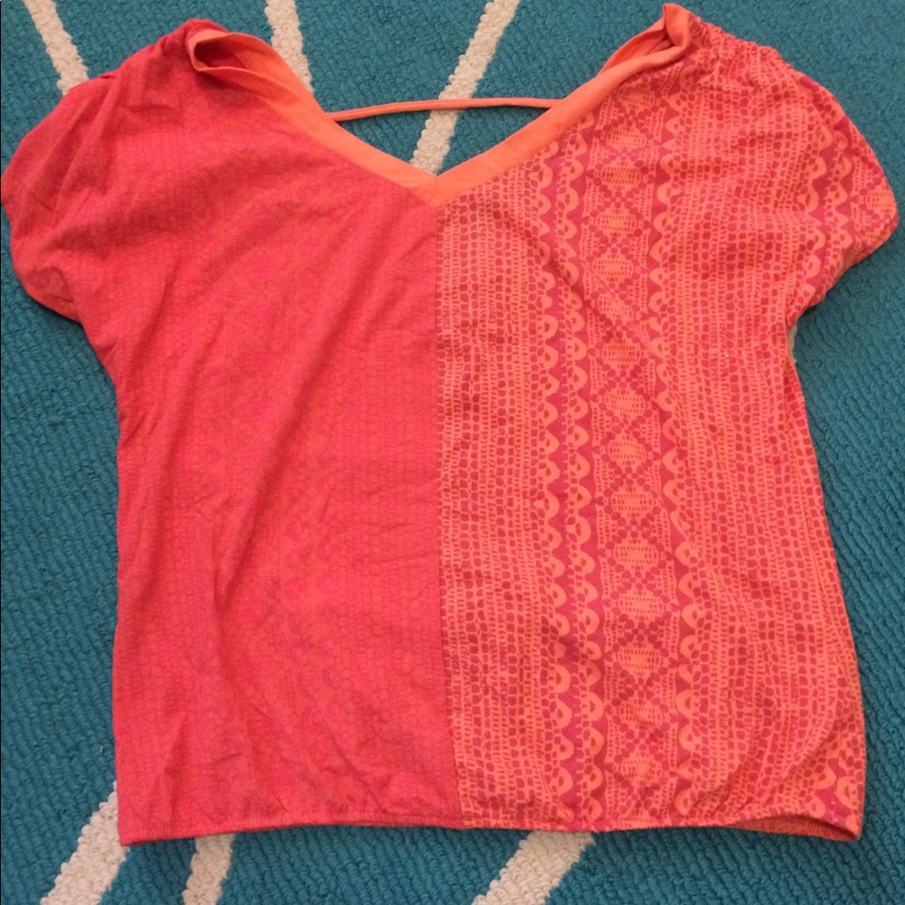 Prana v neck short sleeved shirt